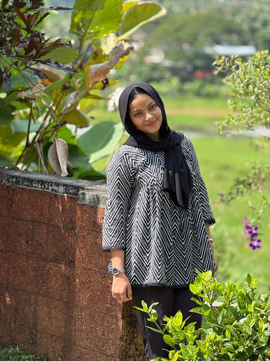 SHORT KURTHI