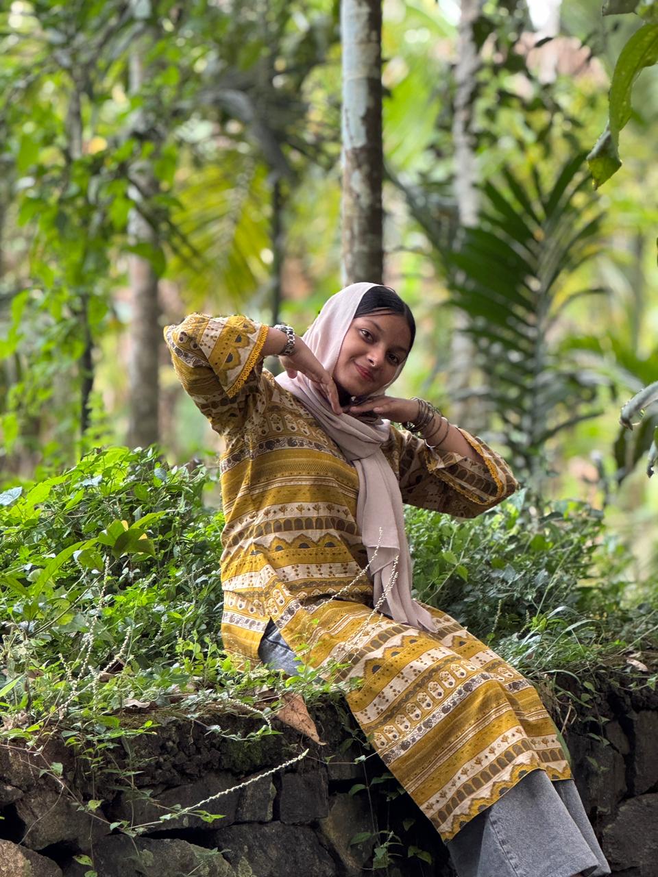 SHORTH KURTHI